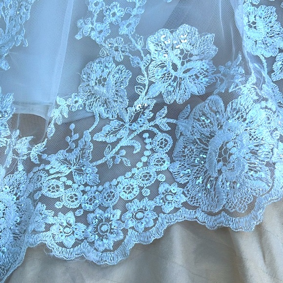 NWOT Allure Bridal Gown-fitted top Swarovski crystals/ lace / beads Sz 12 - Picture 10 of 10